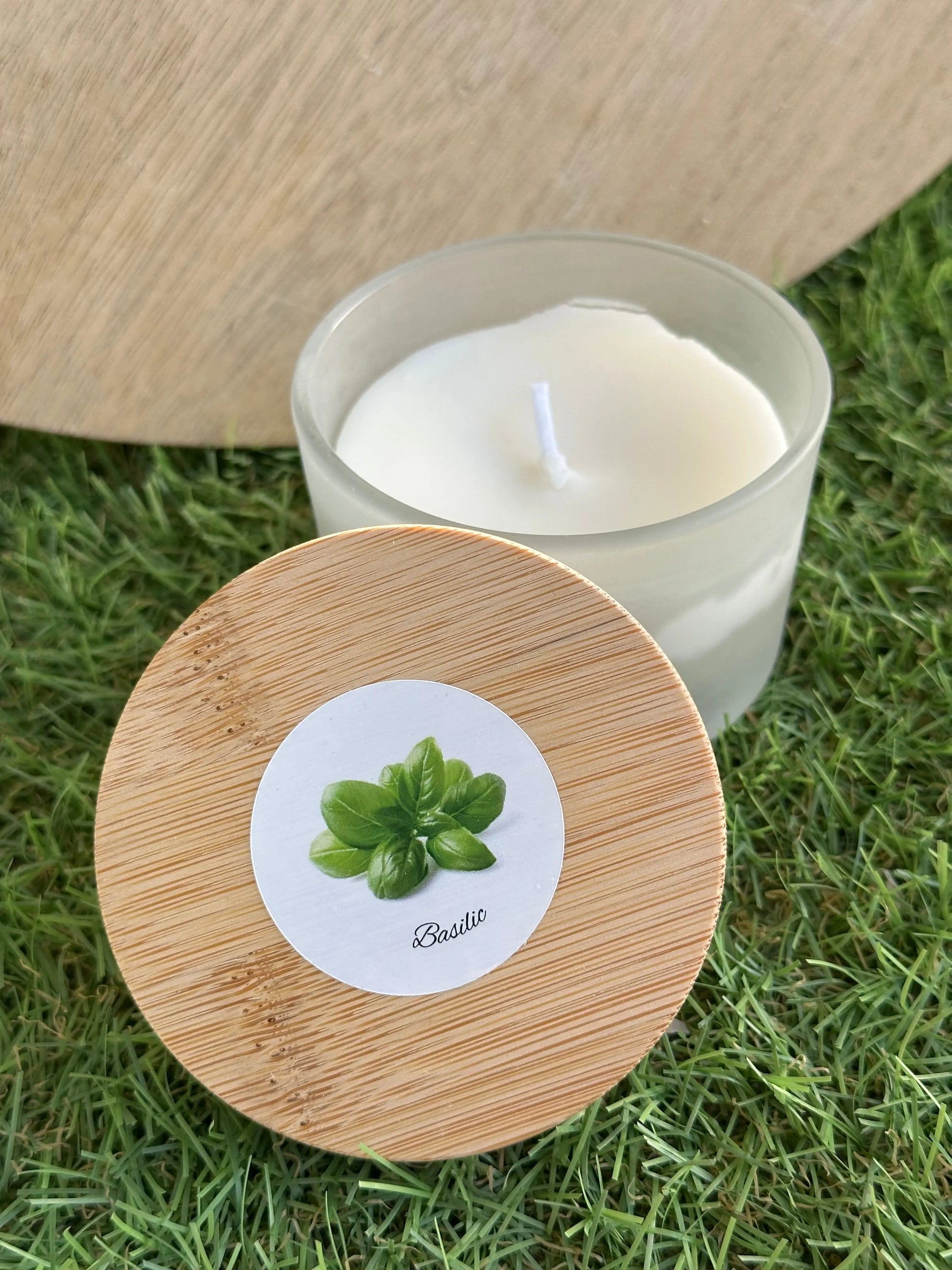 Basilic – Fraîcheur vivifiante du basilic, pour une ambiance naturelle et énergisante Bougie sérénité
