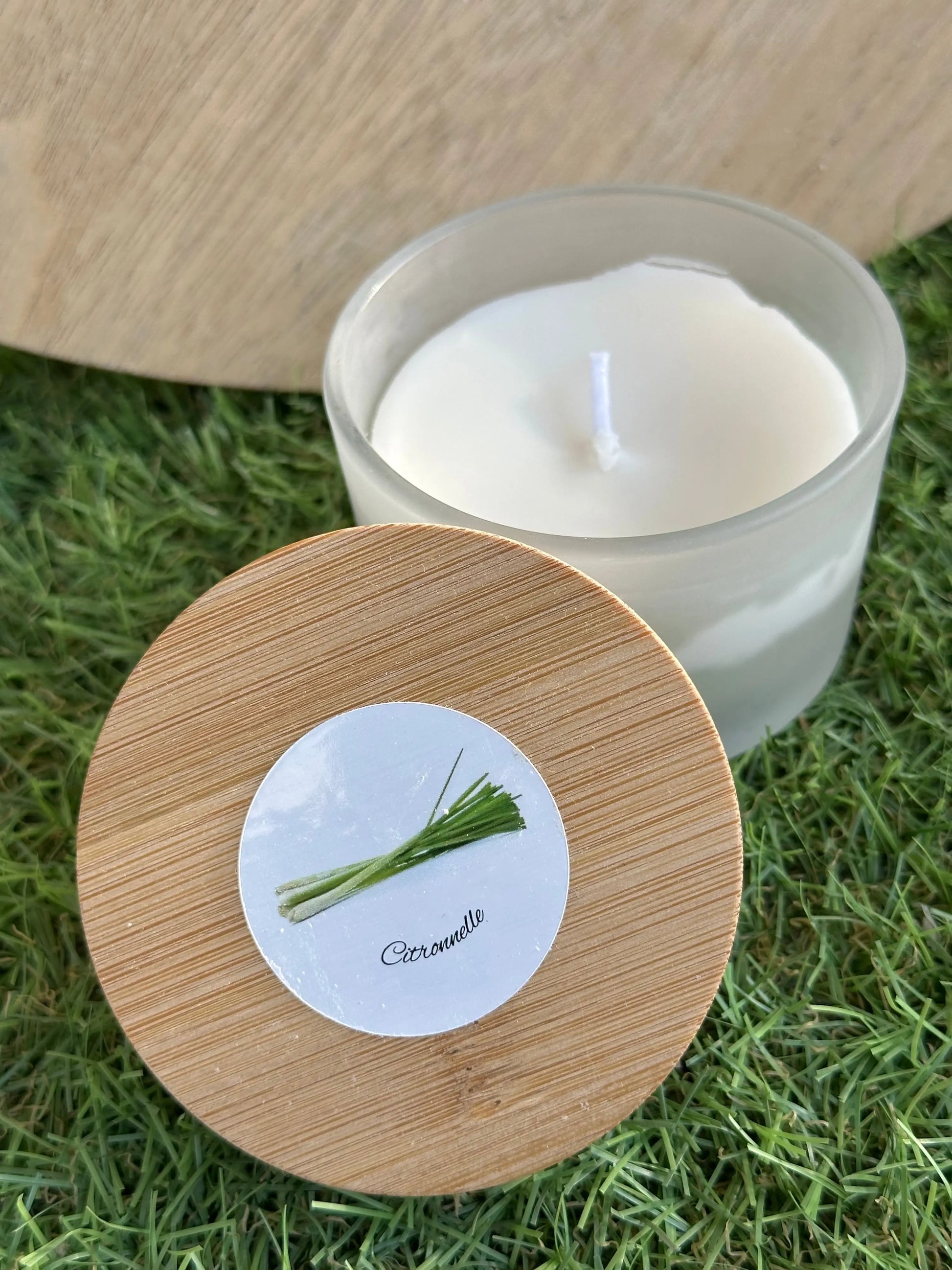 Citronnelle – Note citronnée et énergisante, pour une pièce saine et tonique Bougie sérénité