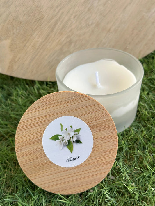 Jasmin – Fleur intense et sensuelle, pour un parfum délicat et raffiné Bougie sérénité